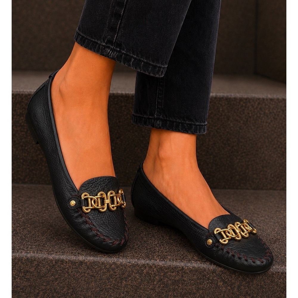 Y2K BCBGMaxazria Womens Black Leather Gold Chain Loafer Size 8B Moc Toe Comfort